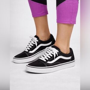 Vans Women's Black and White Low-Top Skate Sneakers